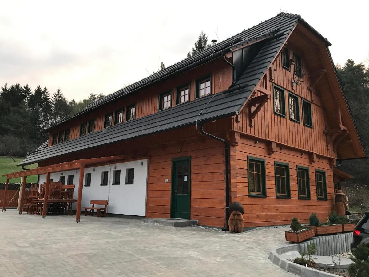 Hotel Kamenacka Myslivna à Moravany  Extérieur photo