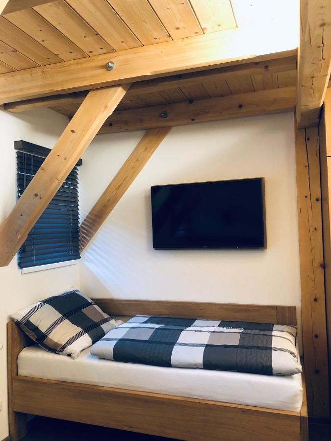 Hotel Kamenacka Myslivna à Moravany  Extérieur photo