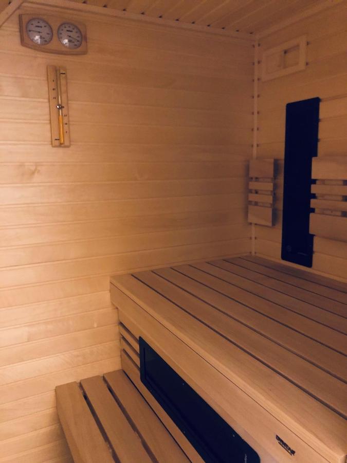 Hotel Kamenacka Myslivna à Moravany  Extérieur photo