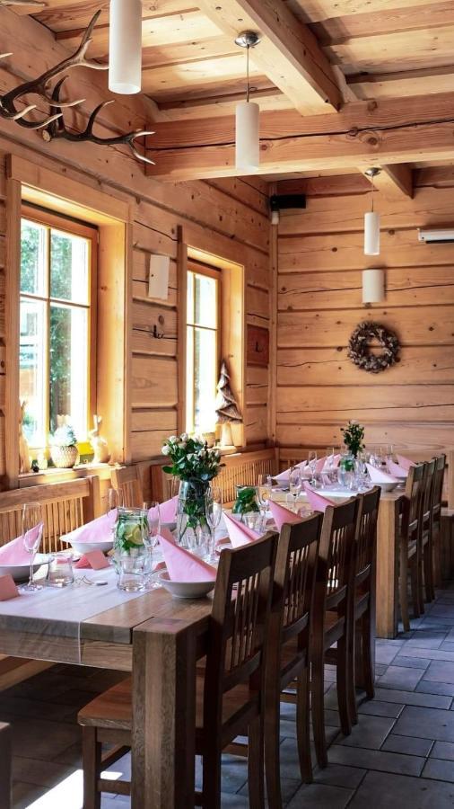 Hotel Kamenacka Myslivna à Moravany  Extérieur photo